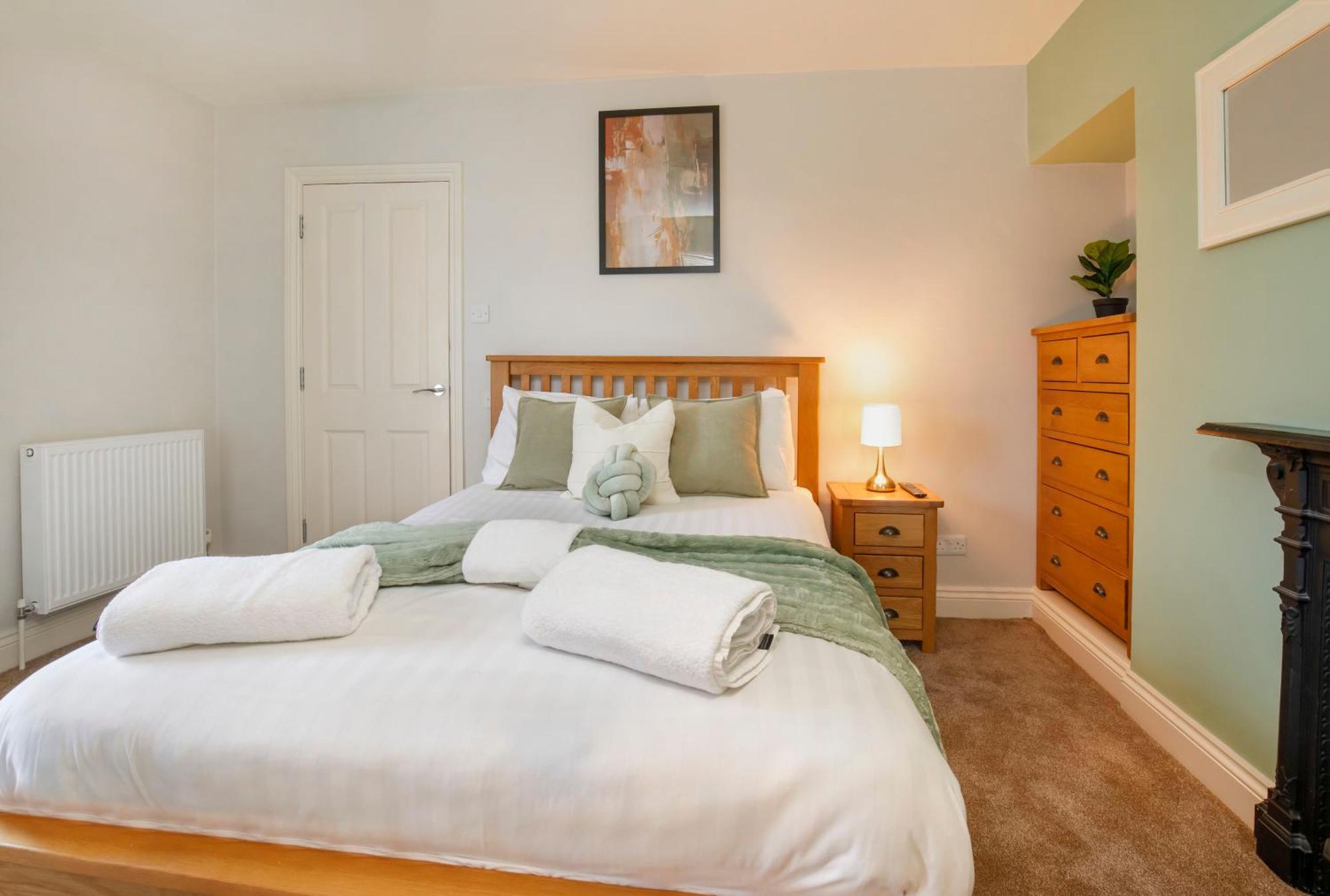 Patrick'S Pool- 4 Bedroom,4 Bathroom, Most Central Luxury Townhouse! - York — Photos 1